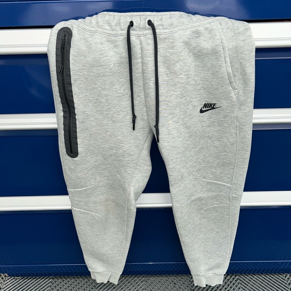 Nike tech fleece joggers